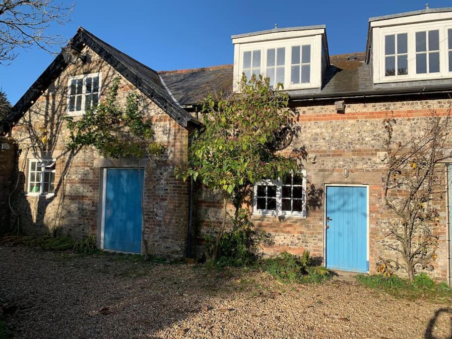 Trinity Annexe An Adorable First Floor Light And Lofty Space Within An Aonb Godmanstone ภายนอก รูปภาพ